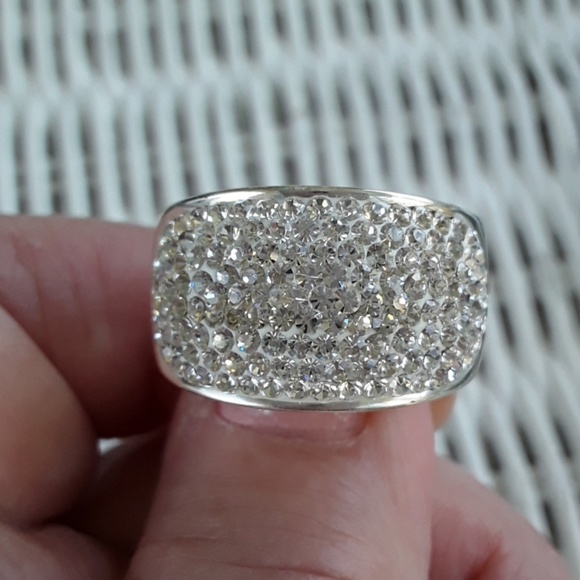 NWT Crystal-ogy Silver and Clear Crystal Ring - Picture 6 of 8